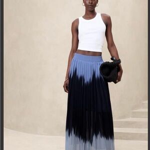 Banana Republic Blue and Black ombré Maxi Skirt size Medium